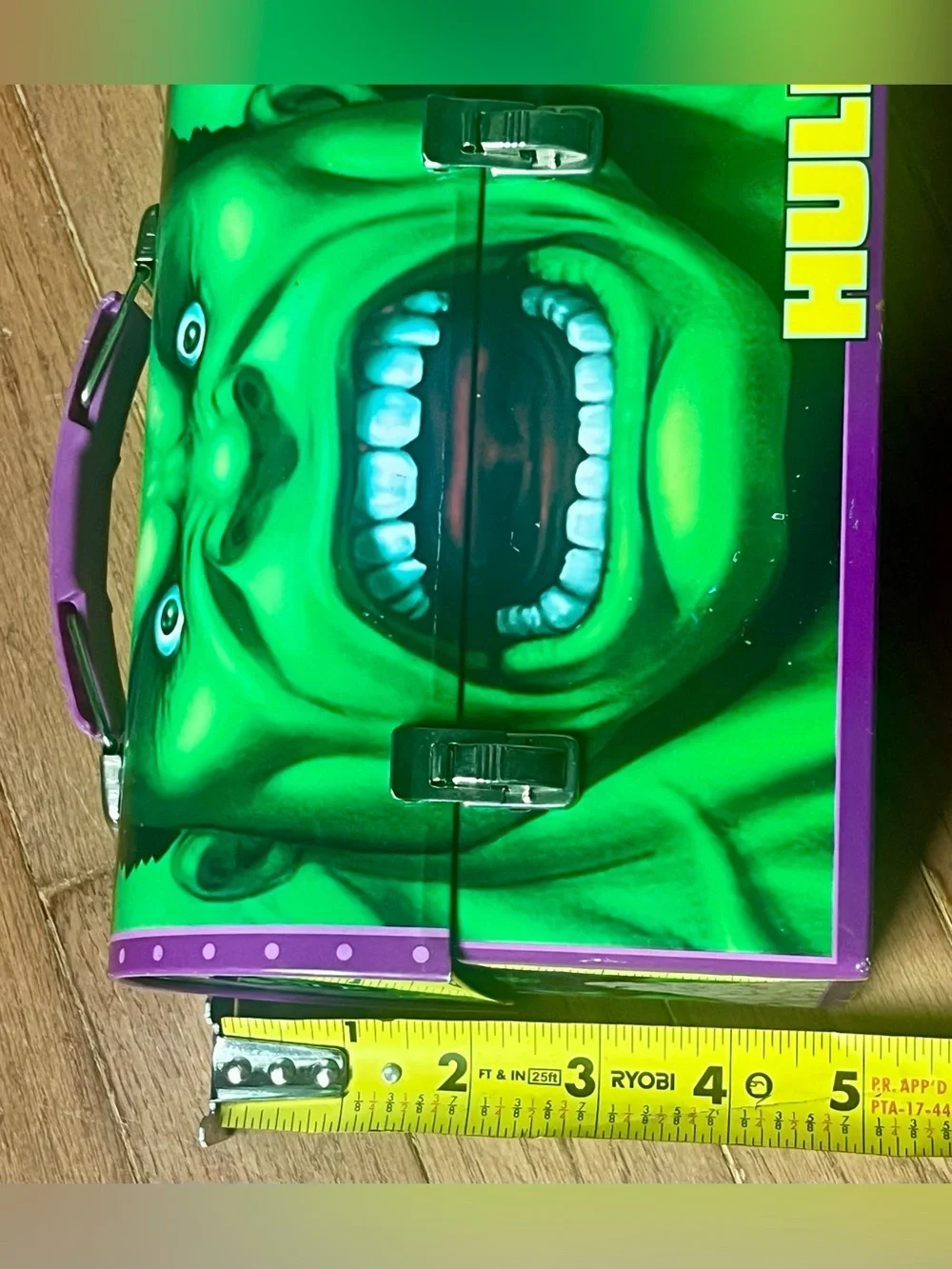 2003 The Incredible Hulk Tin Dome Lunch Box